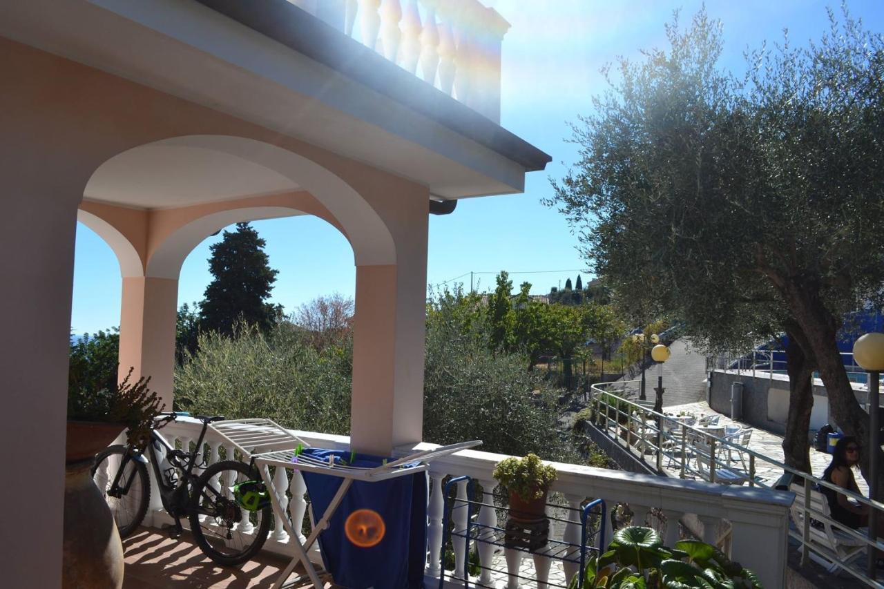 Residence Hotel Edy Imperia Exterior foto